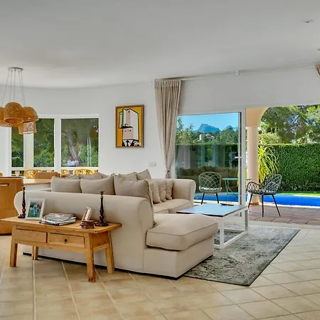 Del Ama Villa